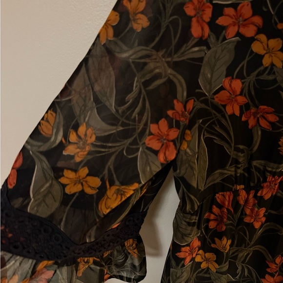 Gorgeous Boho Top - Picture 6 of 6